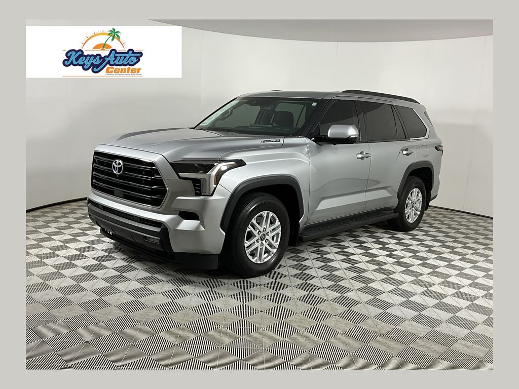 2023 Toyota Sequoia SR5 4WD i-FORCE MAX Hybrid's photo