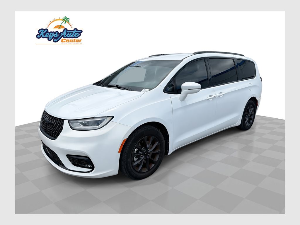2021 Chrysler Pacifica Touring L's photo