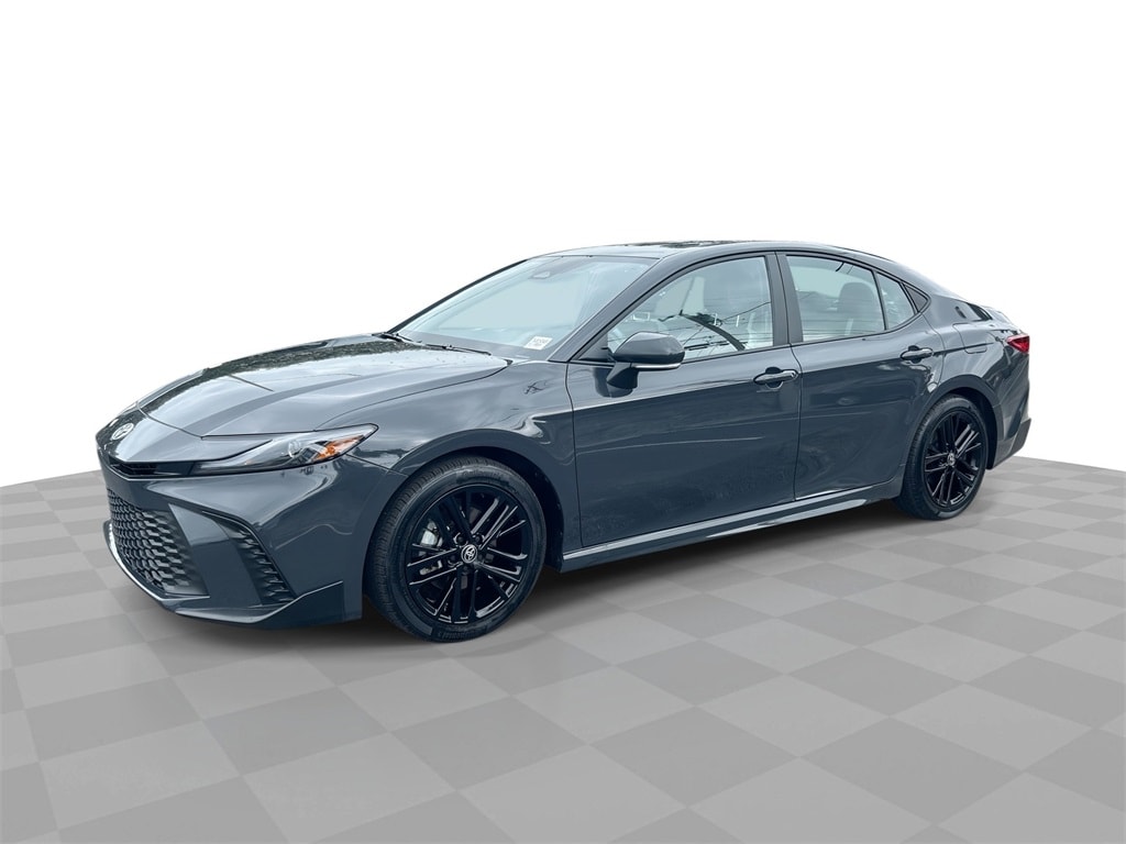 2025 Toyota Camry SE's photo