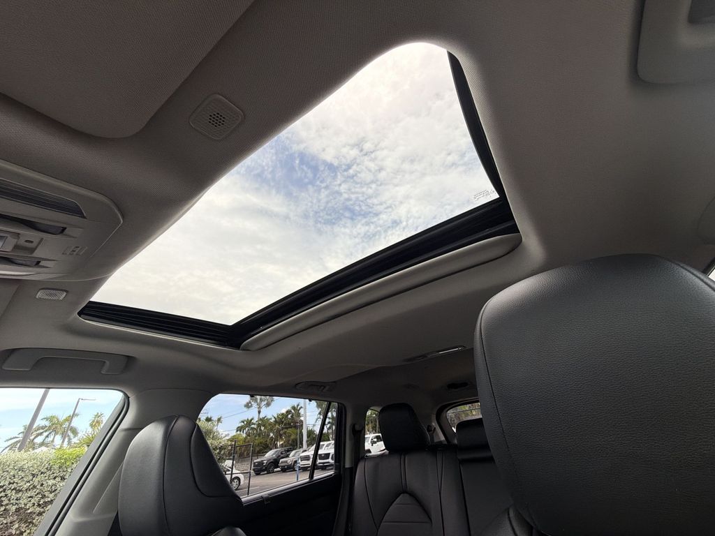 2023 Toyota Highlander XLE - Photo 25