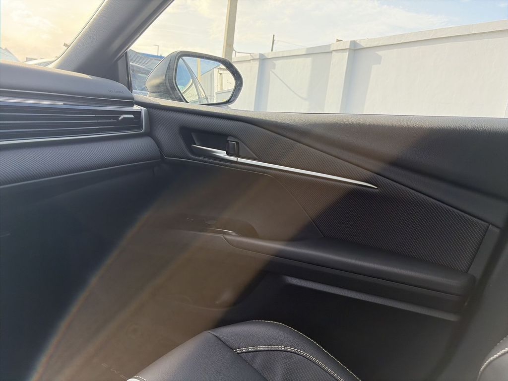 2026 Toyota Camry SE - Photo 11