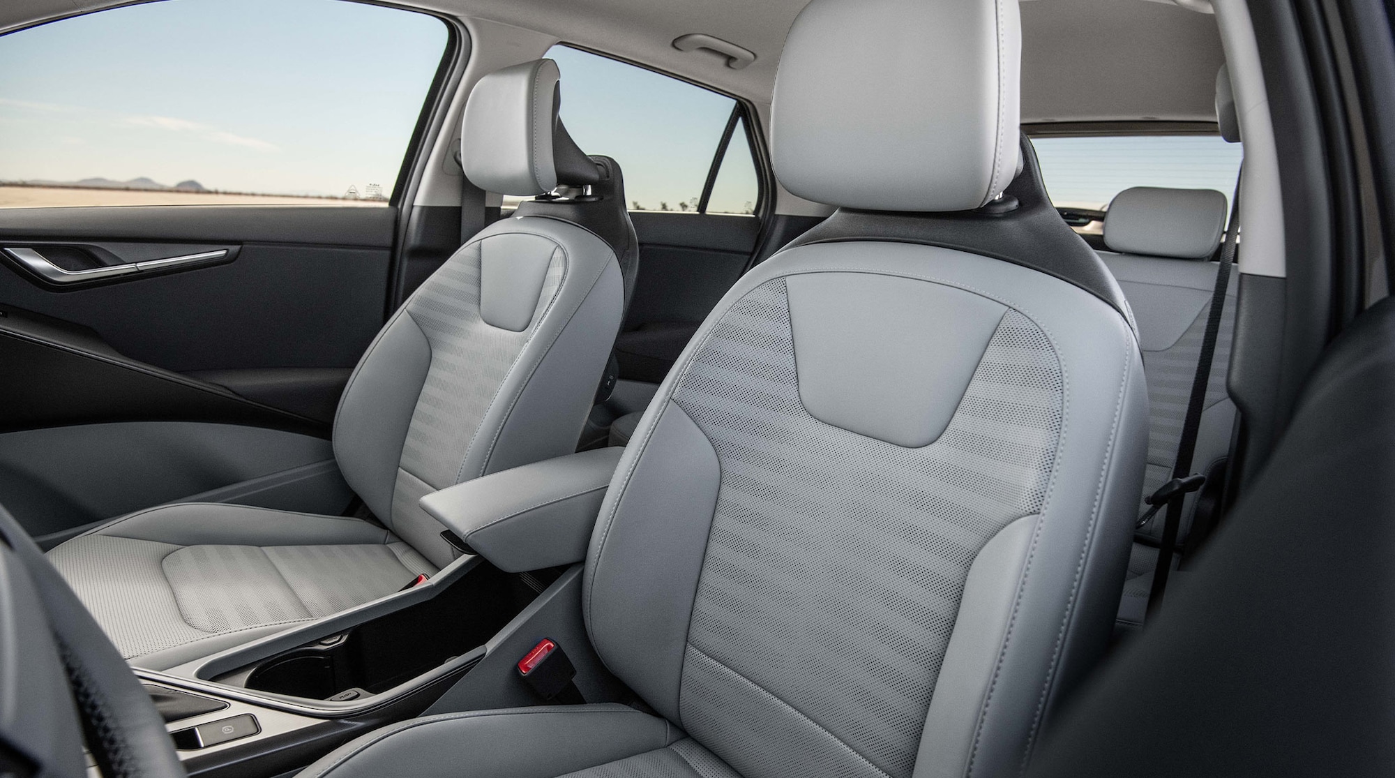SX Touring shown with Sky Gray SynTex seat trim and 10-way power driver's seat with 2- way power lumbar adjustment.