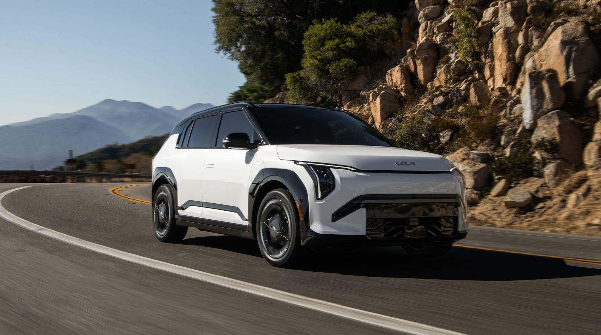 Assertive profile and smart proportions shown on the GT-Line in Snow White Pearl.