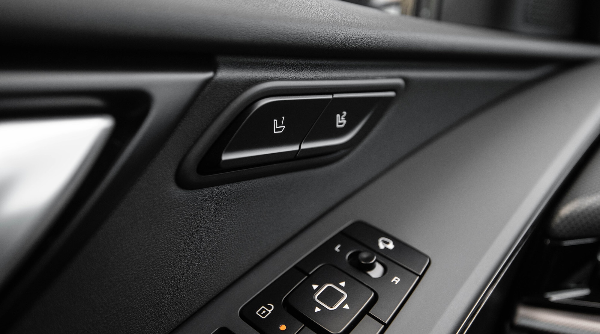 Memory driver’s seat shown on the SX Touring.