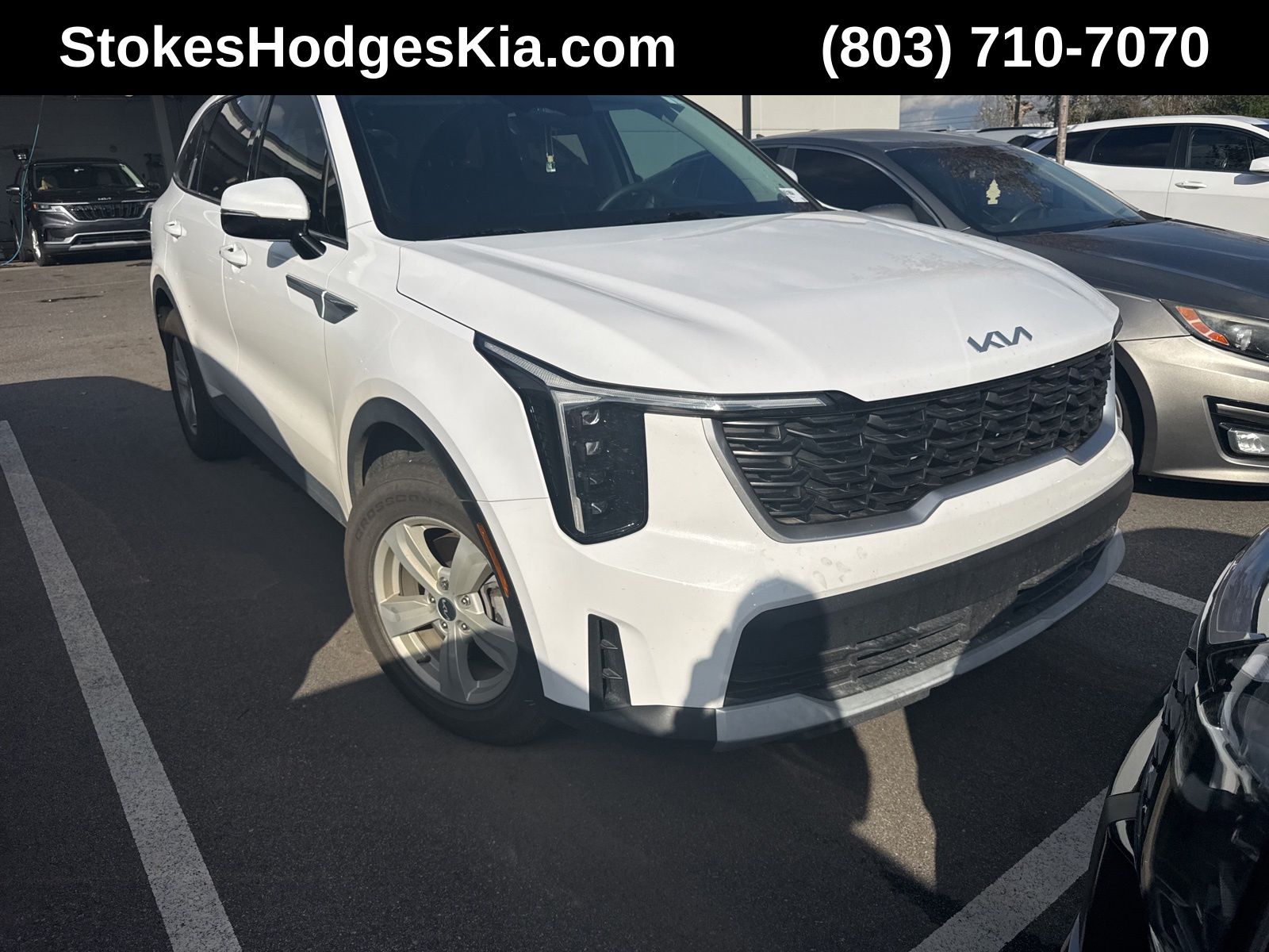 2024 Kia Sorento LX's photo