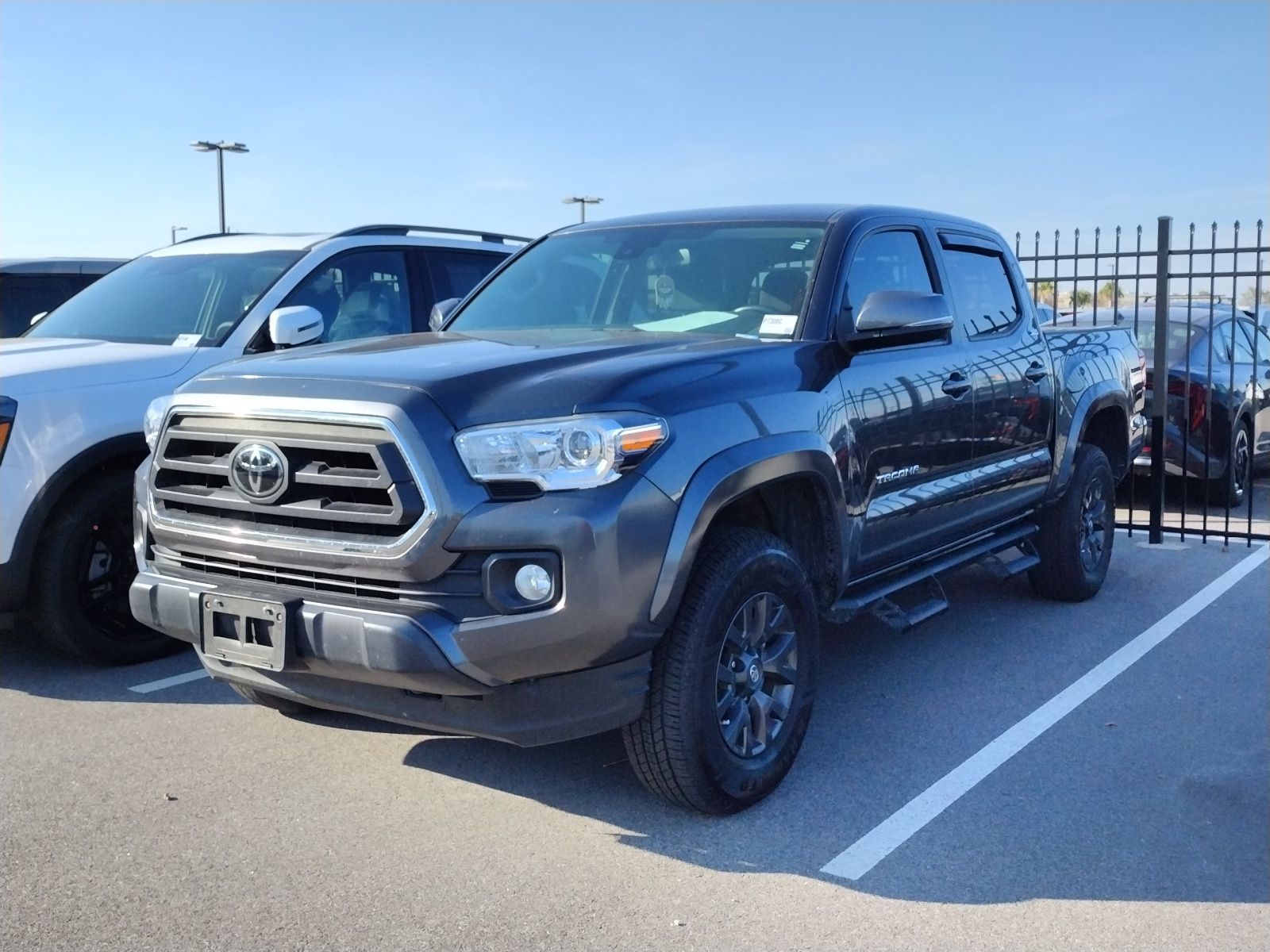 2023 Toyota Tacoma SR5 V6 photo 3