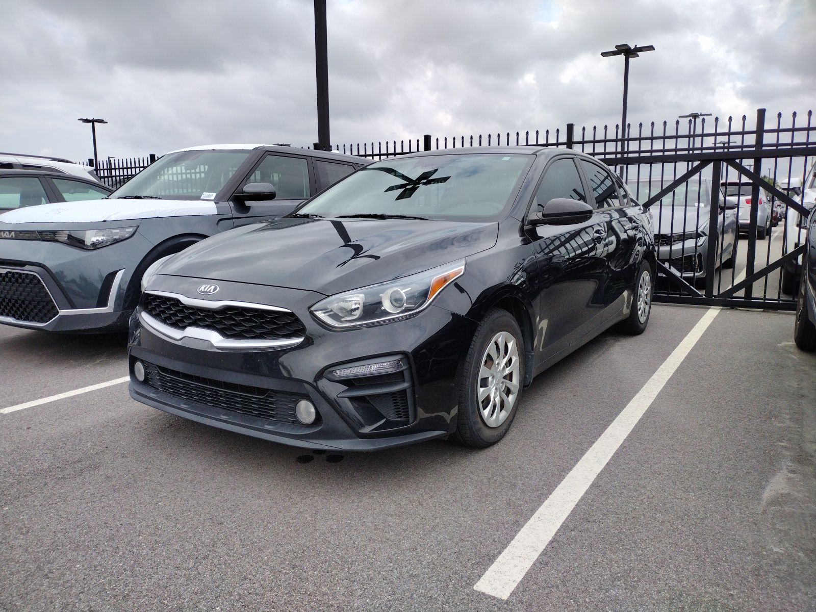 2021 Kia Forte FE photo 3