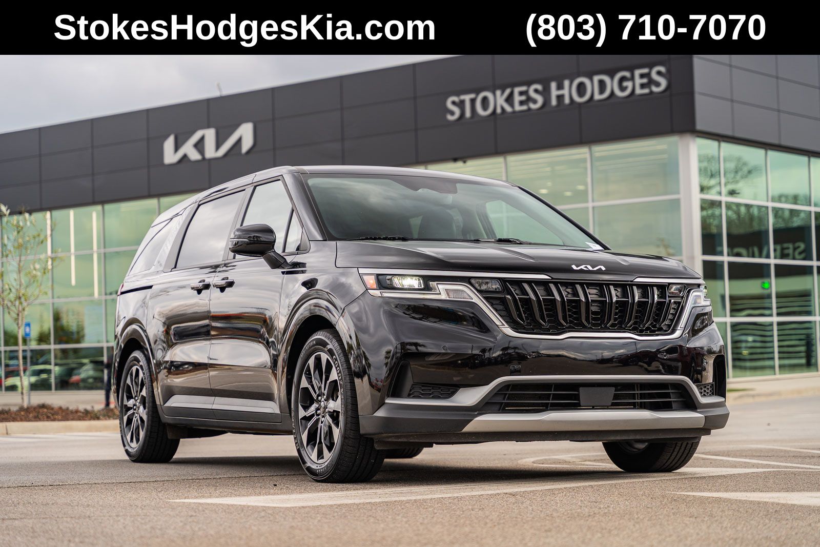 2024 Kia Carnival EX's photo