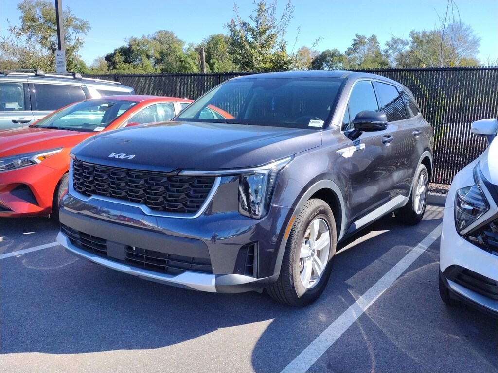 Used 2025 Kia Sorento LX SUV