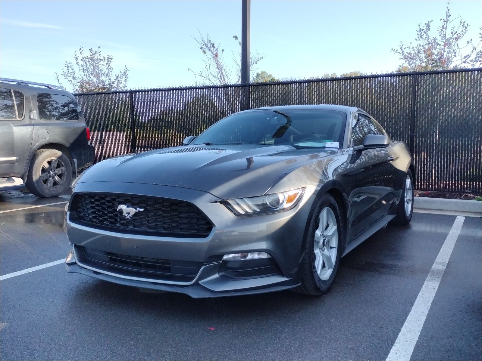 2017 Ford Mustang V6 photo 3