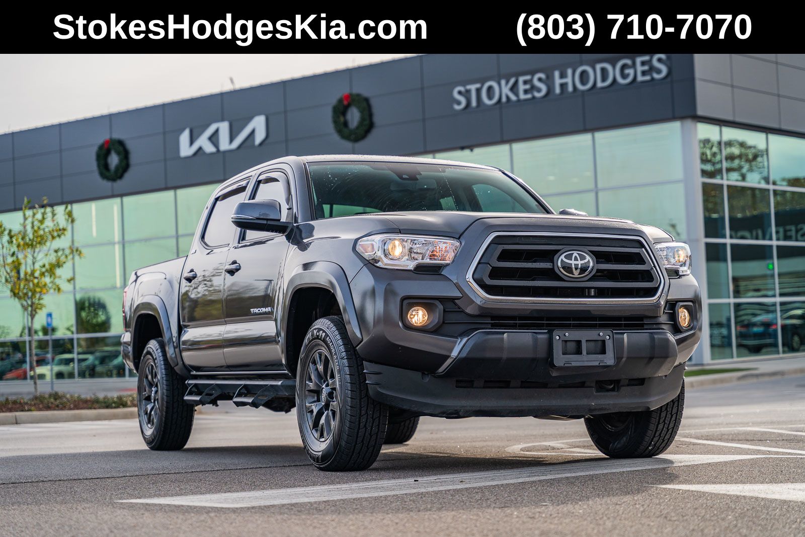 2023 Toyota Tacoma SR5's photo