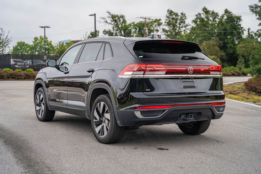 Used 2024 Volkswagen Atlas Cross Sport 2.0T SE w/Technology SUV