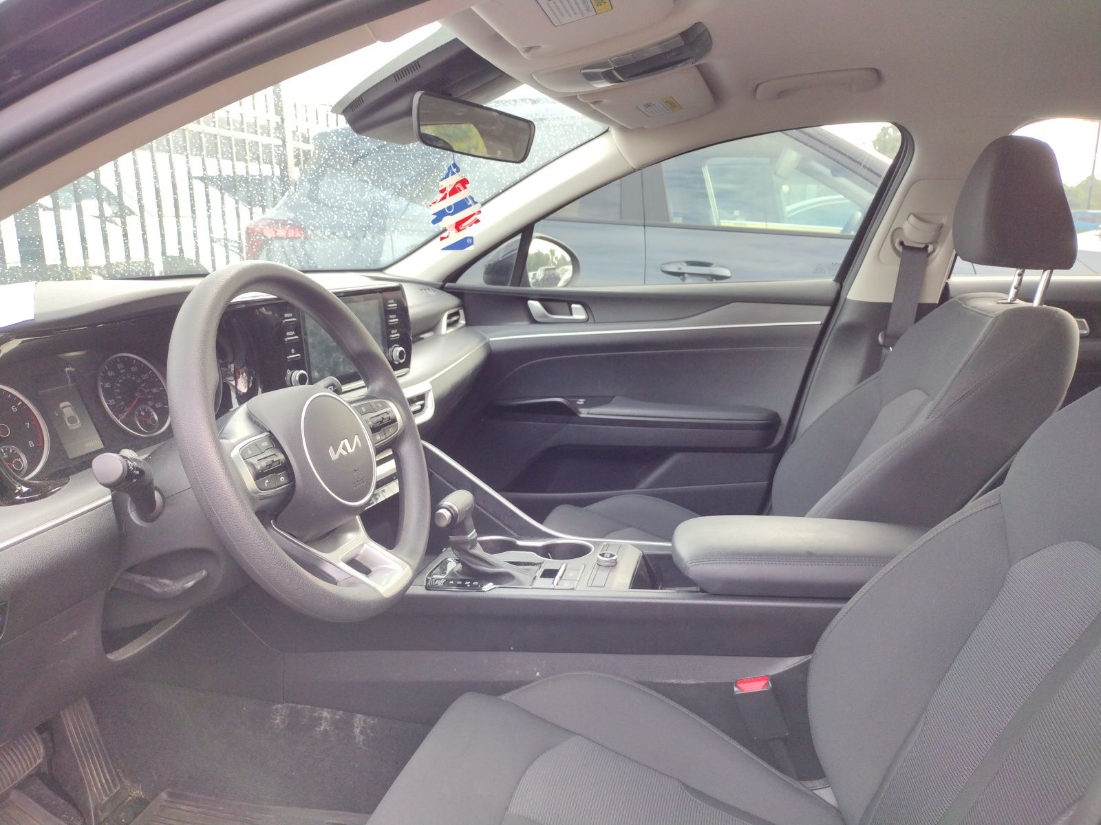 2024 Kia K5 LXS photo 3