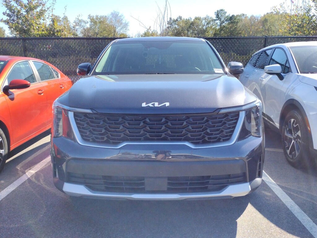 Used 2025 Kia Sorento LX SUV