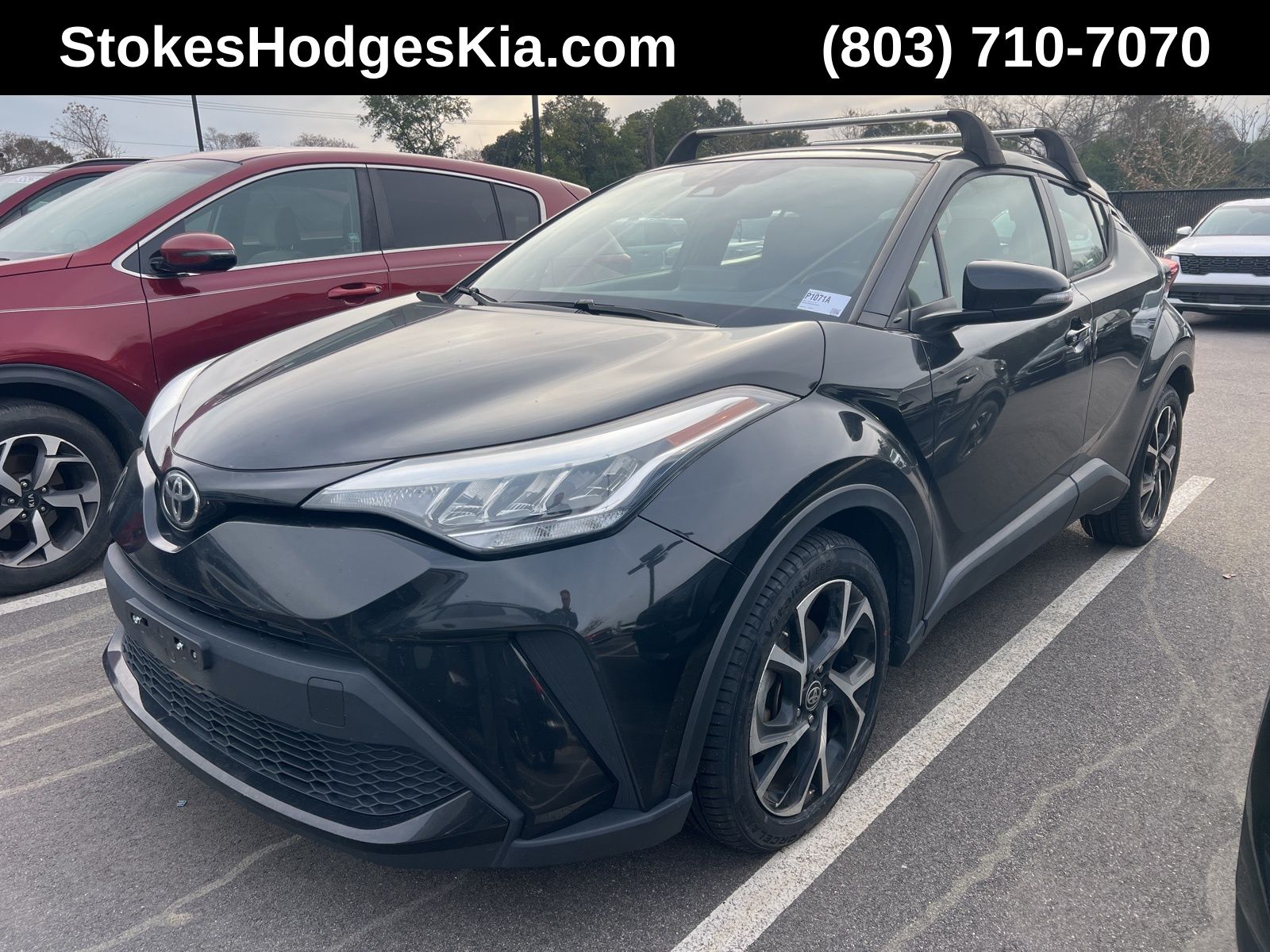 2021 Toyota C-HR XLE's photo
