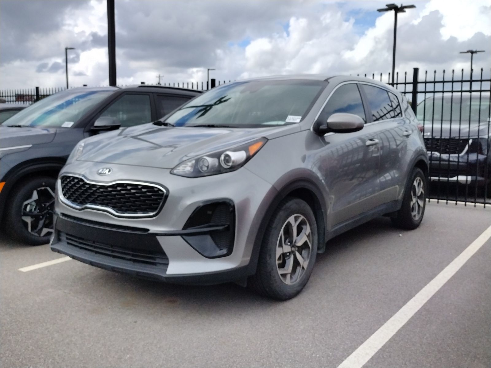 2020 Kia Sportage LX photo 3