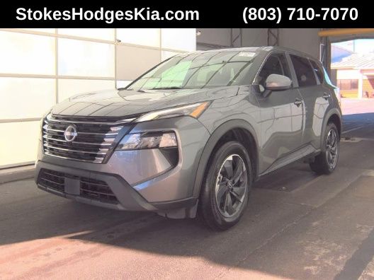 2024 Nissan Rogue SV's photo