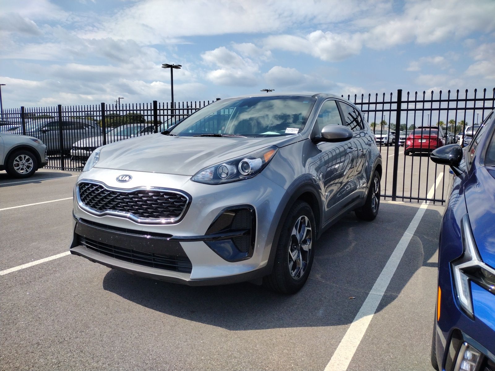 2022 Kia Sportage LX photo 2