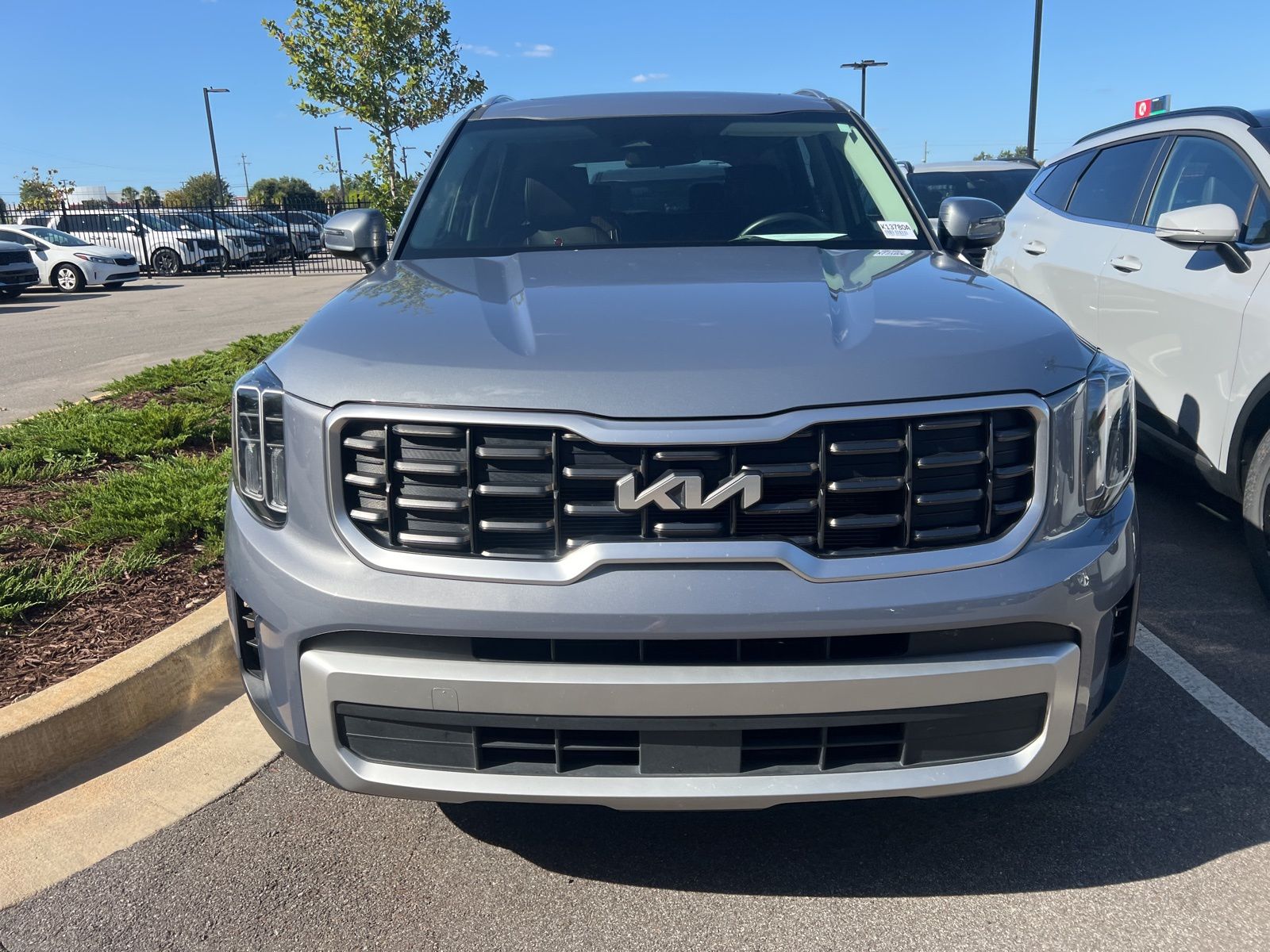 2024 Kia Telluride S photo 2