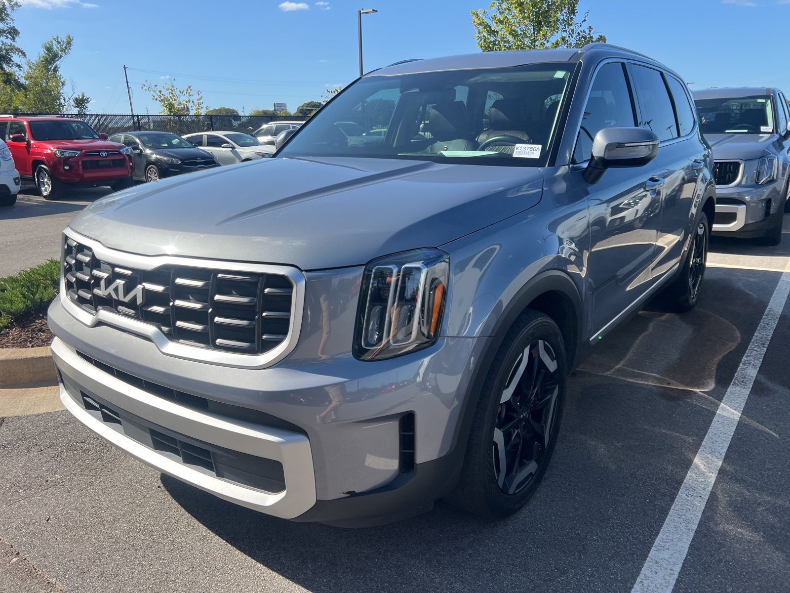 2024 Kia Telluride S photo 3