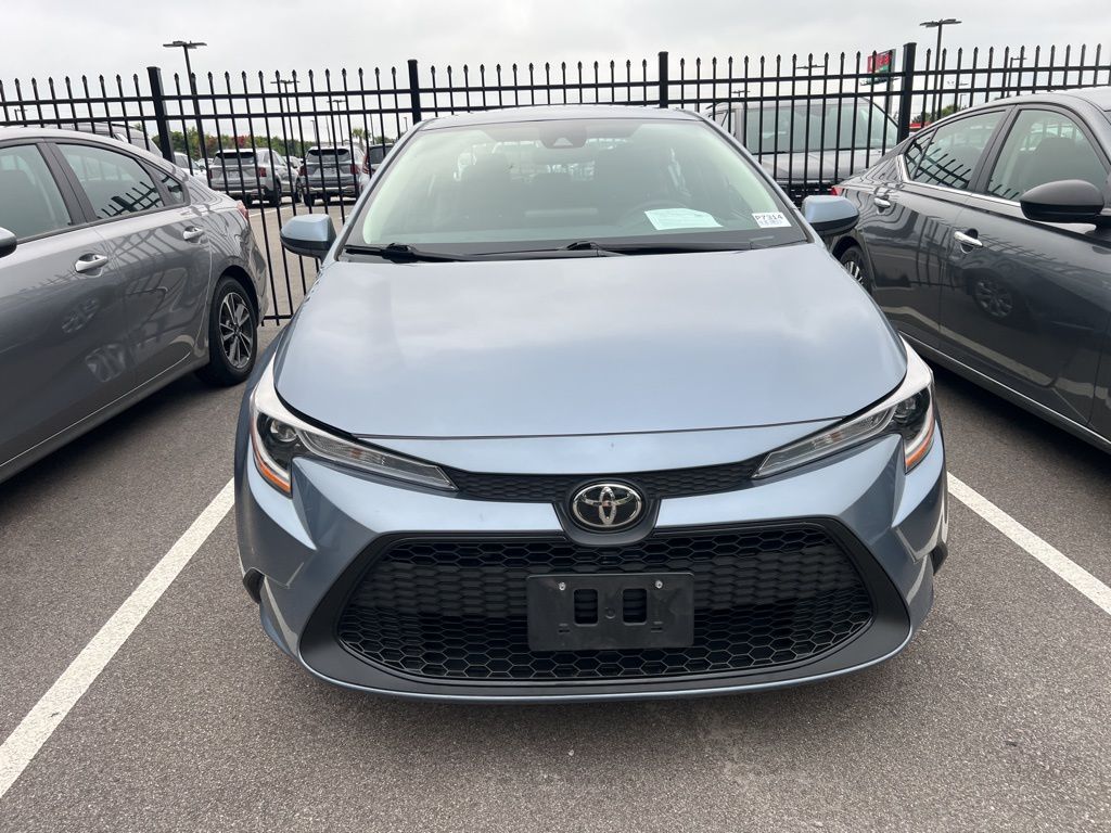 Used 2022 Toyota Corolla LE with VIN 5YFEPMAE0NP359476 for sale in Northfield, Minnesota