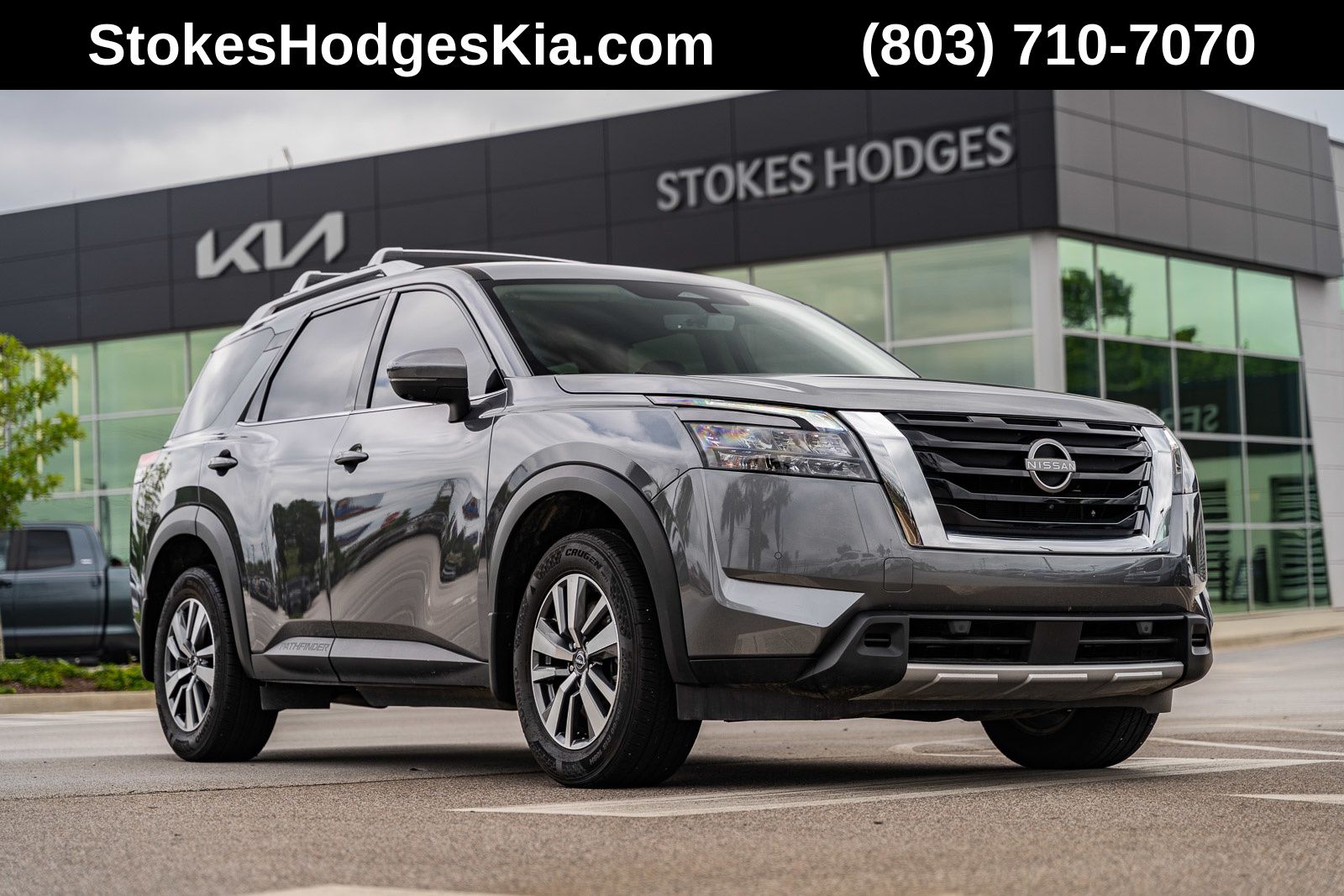 2025 Nissan Pathfinder SL 4WD's photo