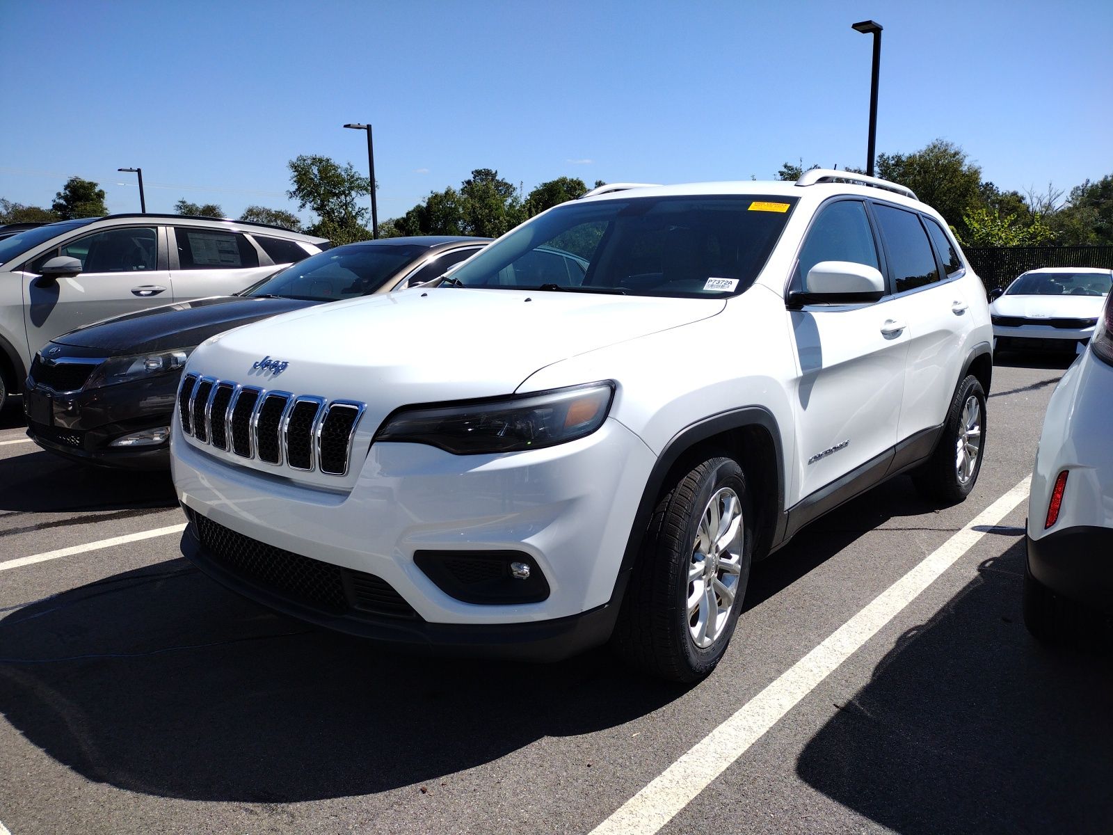 2019 Jeep Cherokee Latitude photo 2