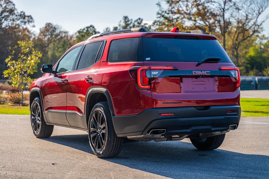 Used 2023 GMC Acadia SLE SUV