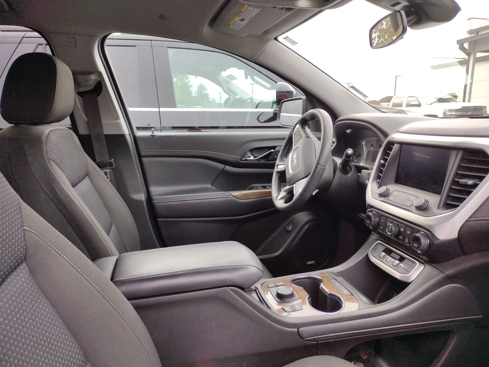 2023 Gmc Acadia SLE photo 3