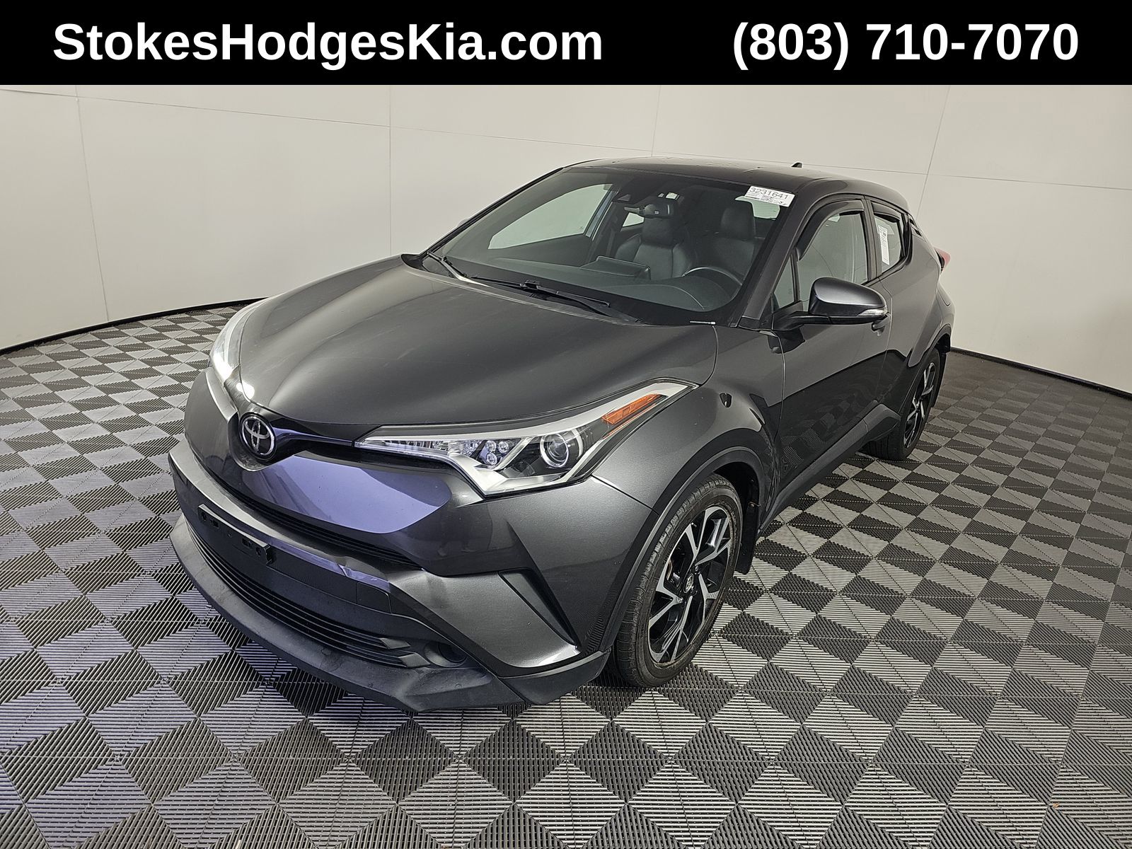 2018 Toyota C-HR XLE's photo