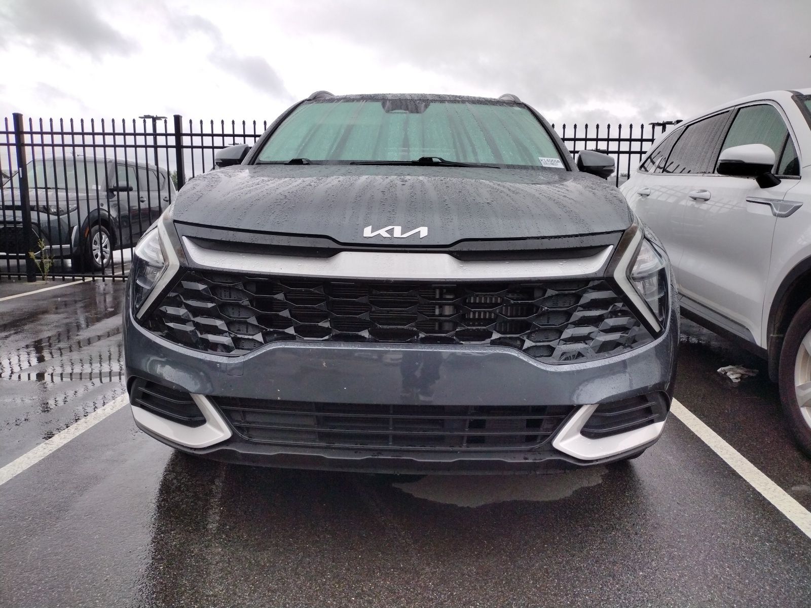 2023 Kia Sportage Hybrid EX photo 2