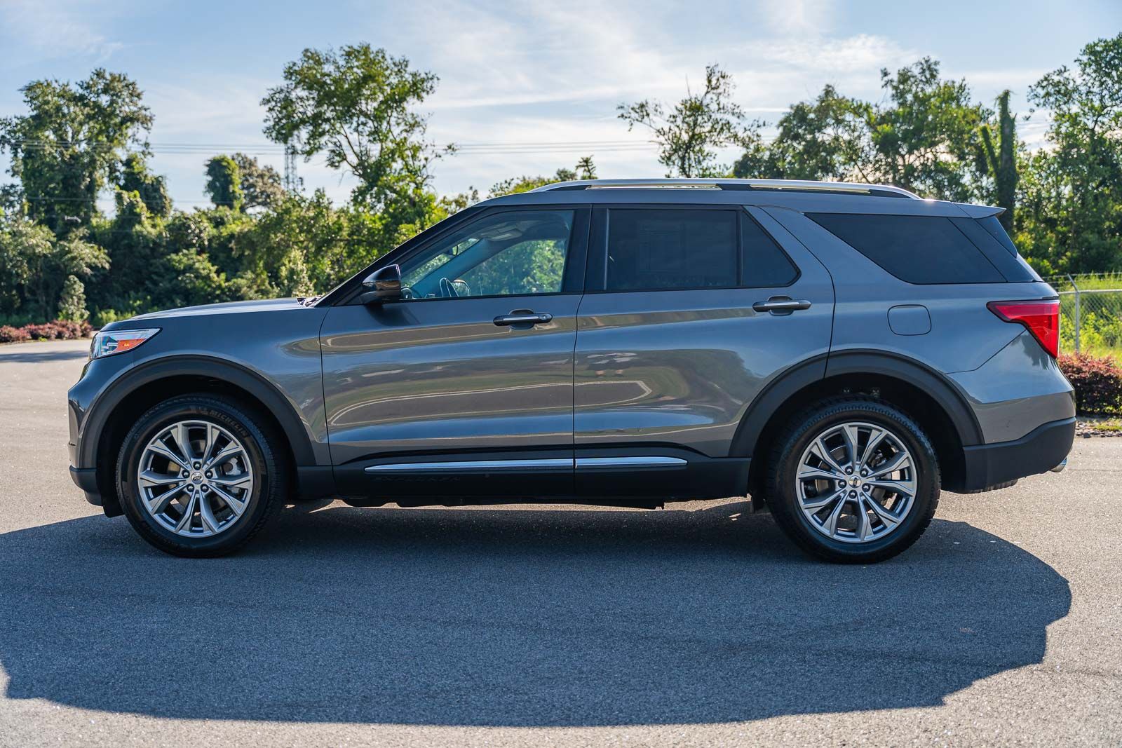 2023 Ford Explorer Limited photo 3