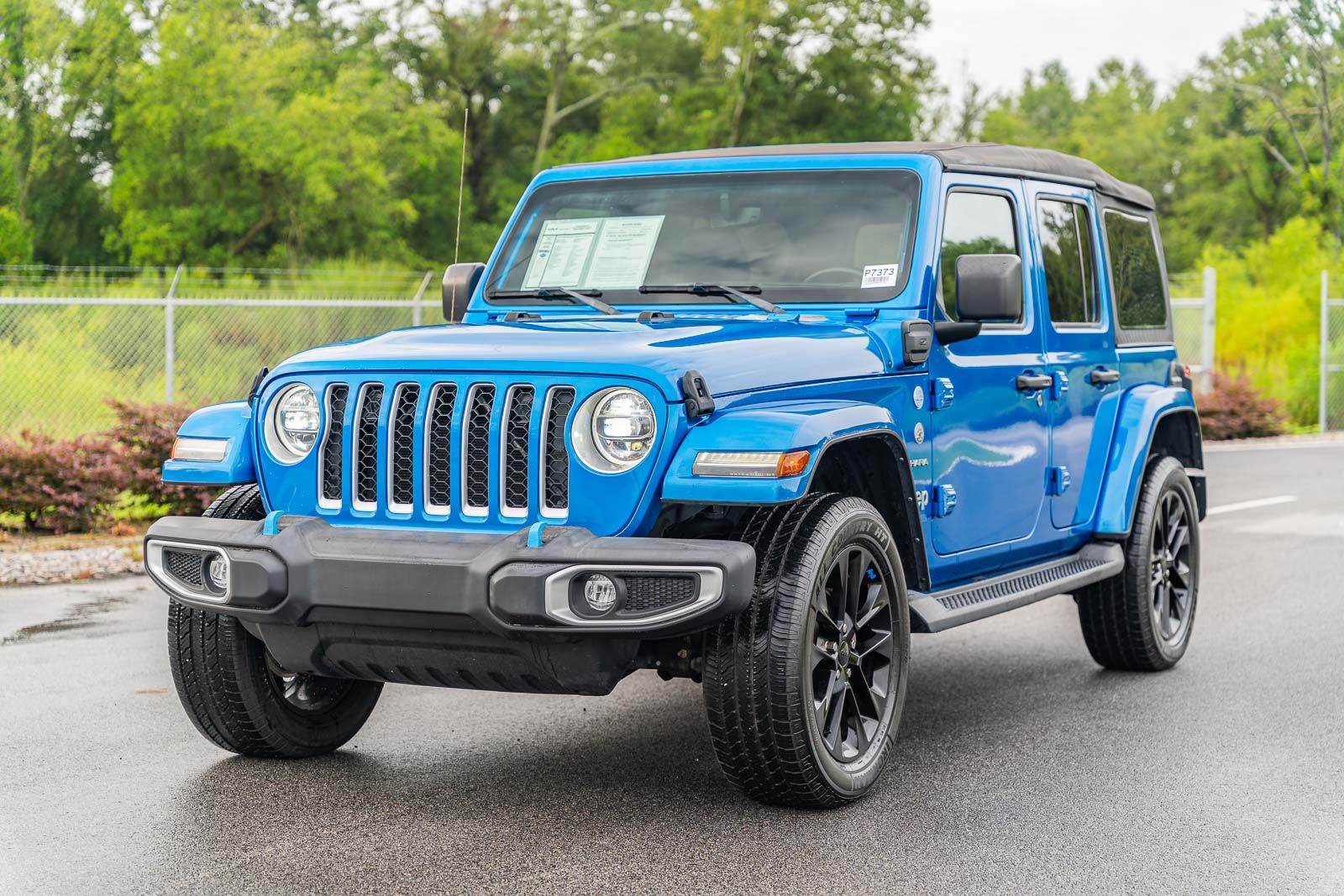 2022 Jeep Wrangler Unlimited 4xe Sahara photo 2