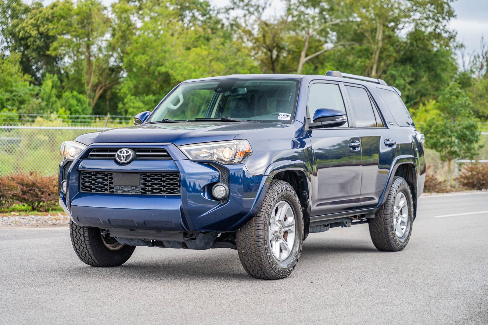 2020 Toyota 4Runner SR5 photo 2