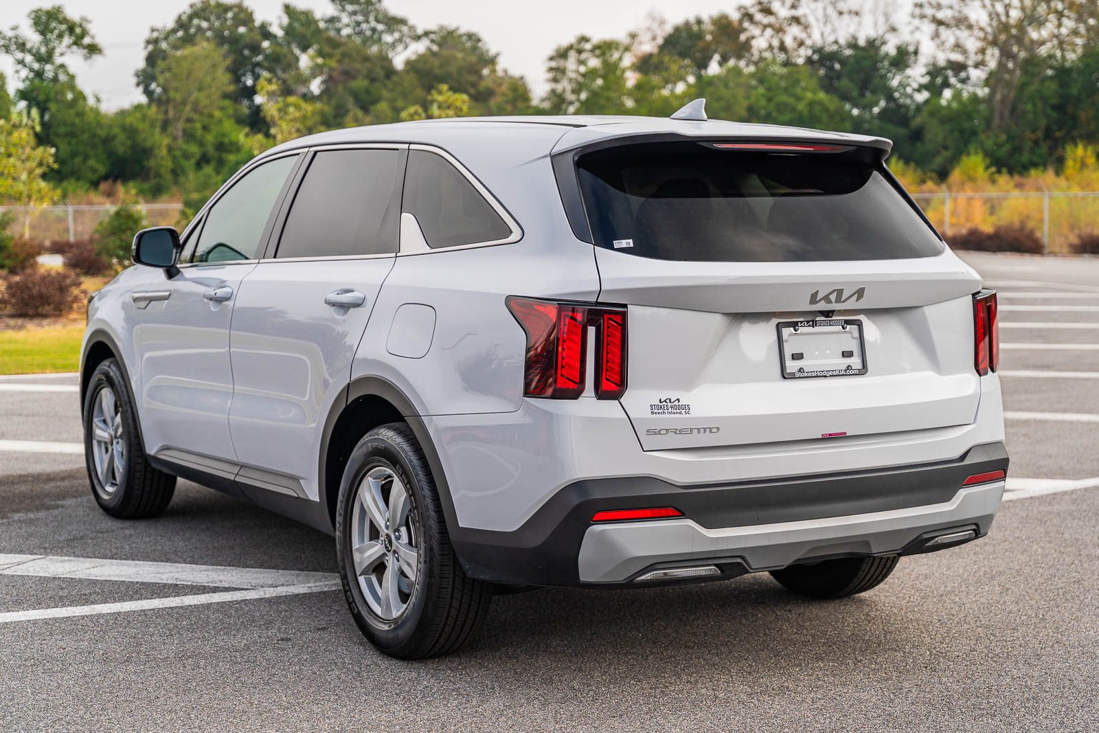 2025 Kia Sorento LX photo 2