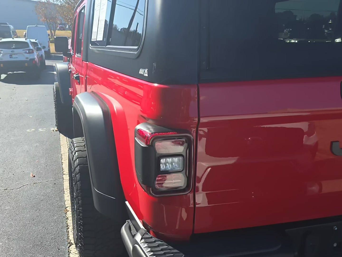 2023 Jeep Gladiator Rubicon photo 2