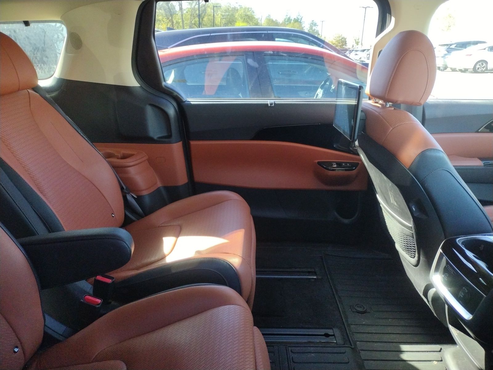 2024 Kia Carnival SX Prestige photo 4