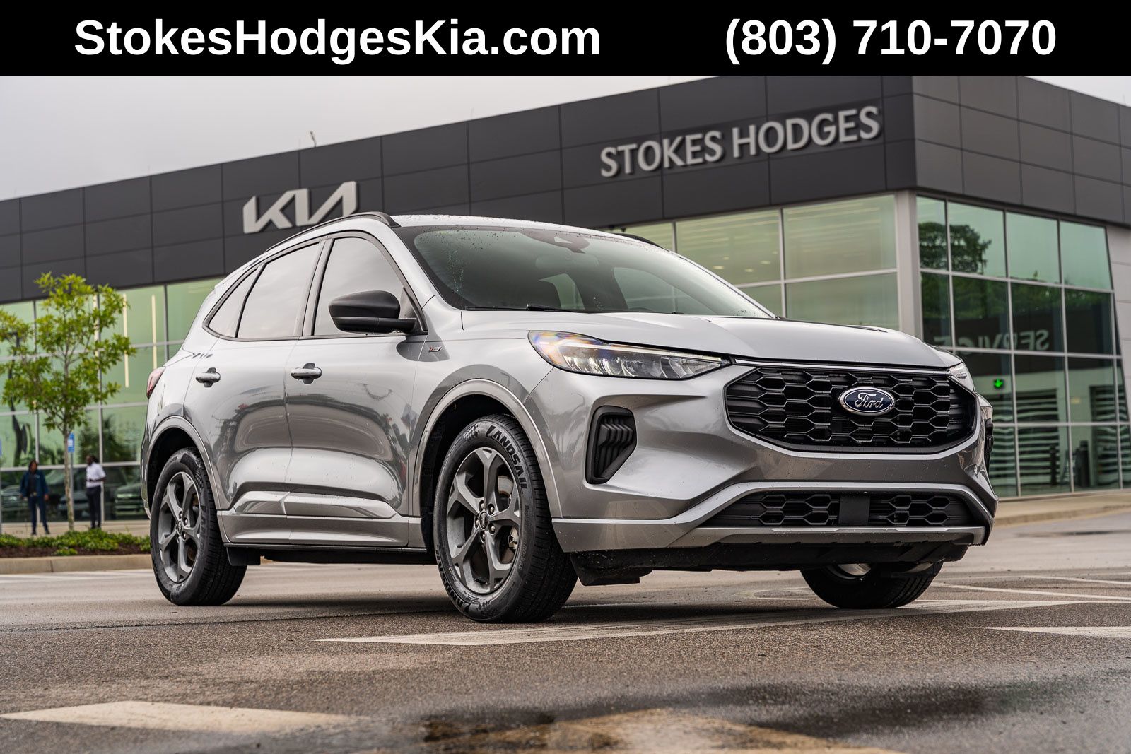 2023 Ford Escape ST-Line FWD's photo