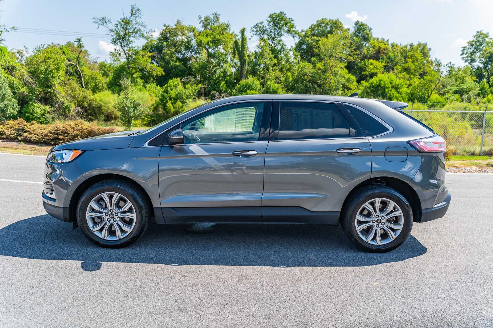 2024 Ford Edge Titanium photo 3