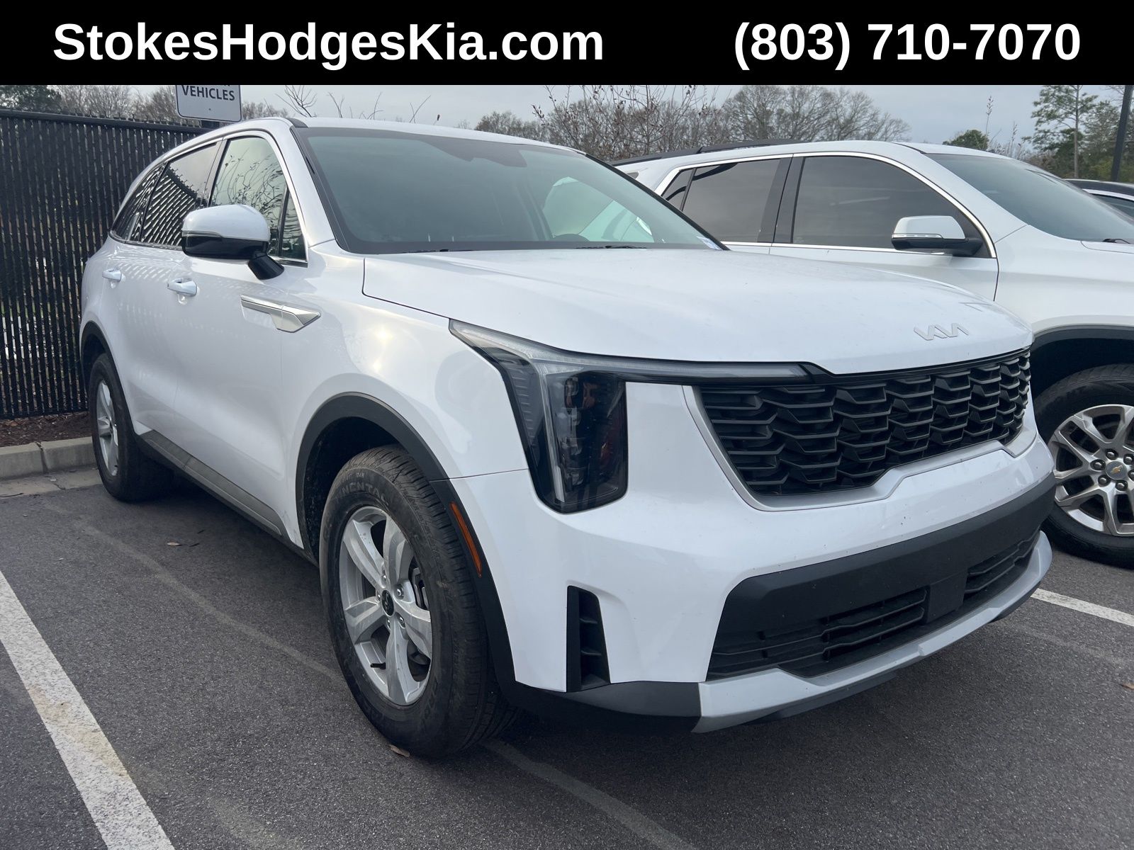 2025 Kia Sorento LX's photo