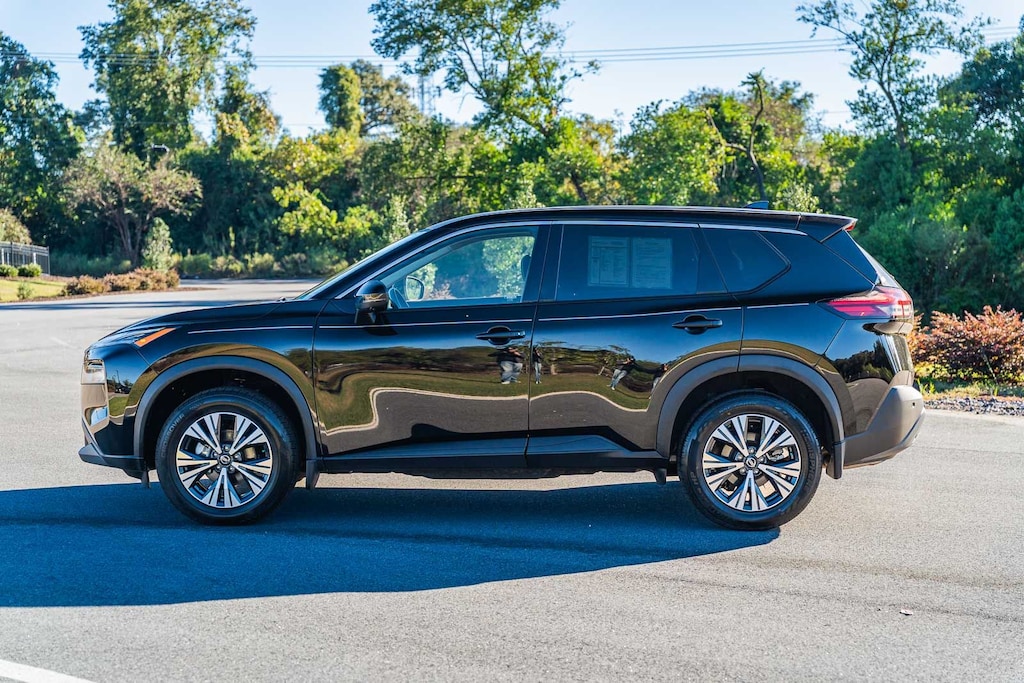 Used 2021 Nissan Rogue SV SUV