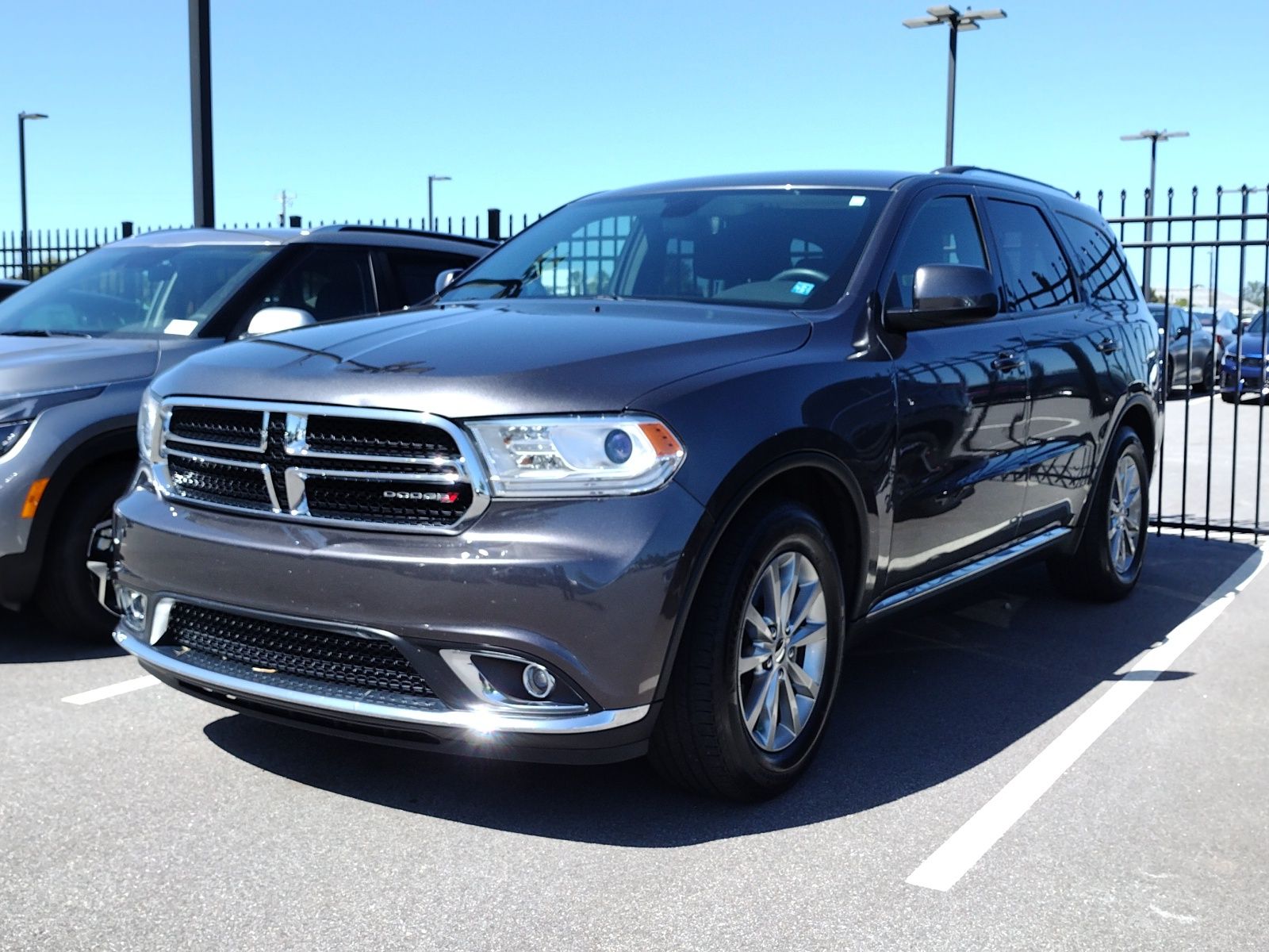 2018 Dodge Durango SXT photo 2