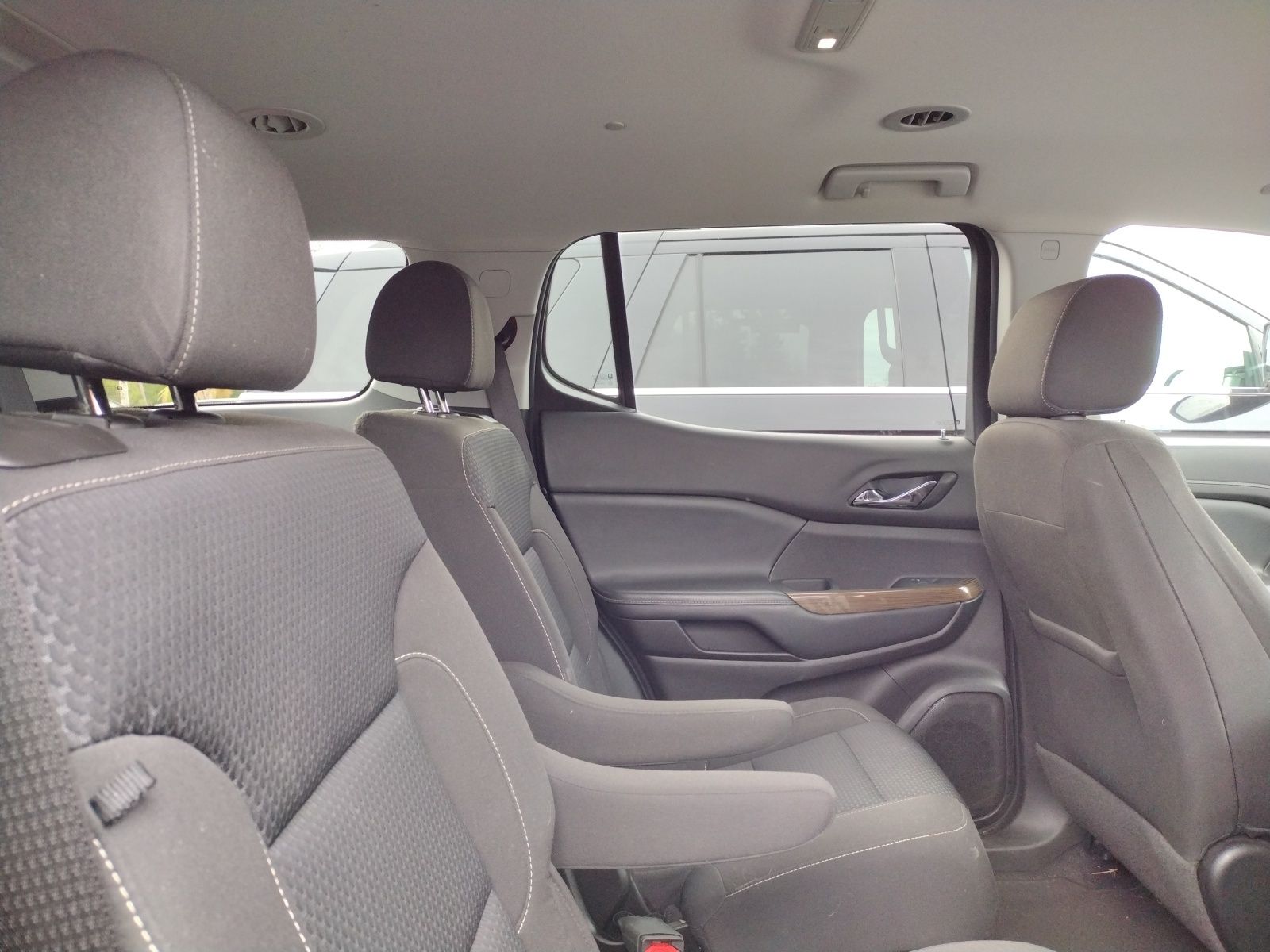 2023 Gmc Acadia SLE photo 4