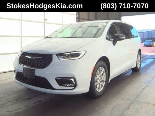 2024 Chrysler Pacifica Touring L's photo