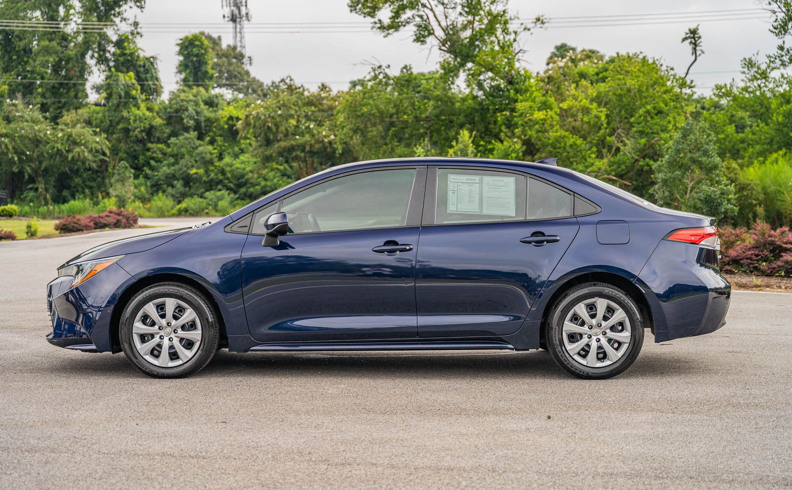 2024 Toyota Corolla LE photo 2