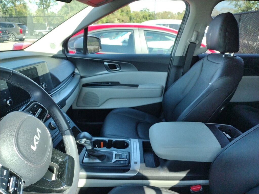 Certified 2023 Kia Carnival LX Seat Package MPV