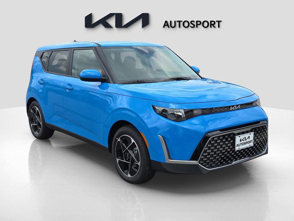 2025 Kia Soul EX photo 3