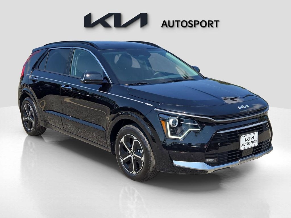 New 2025 Kia Niro SX SUV