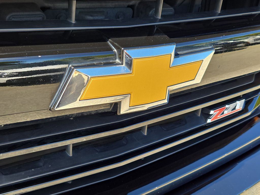 2018 Chevrolet Silverado 1500 LT photo 4