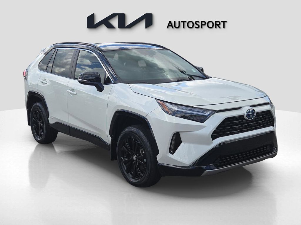 2022 Toyota RAV4 Hybrid XSE photo 2